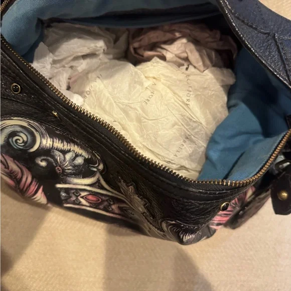 Isabella Fiore “Let Love Reign” Shoulder Bag - Picture 5 of 10